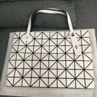 ราคา กระเป๋า Issey Miyake Baobao มือสองของแท้ (3816714469)