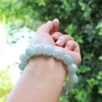 ราคา สร้อยข้อมือหยกขาวอมเขียวเนื้อแก้ว ขนาดเม็ดหยก 13 มิล (40730521068)