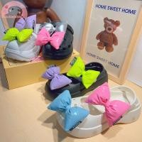 ราคา Bwhte ใหม่แฟชั่นรองเท้าน่ารัก Ch สีสัน Bow-Knot รองเท้าหัวเข็มขัดสําหรับ Cs อุปกรณ์เสริม DIY รองเท้าตกแต่งเด็กชายและเด็กหญิง Party ของขวัญ (26705508228)
