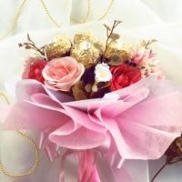 ราคา ช่อเฟอเรโร่สีชมพู 15ลูก แซมดอกไม้สีชมพู พร้อมส่ง (1893359704)