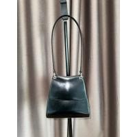 ราคา Bally shoulder bag มือสอง (23825892263)
