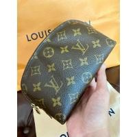 ราคา Louis Vuitton Cosmetic PM (29362988394)