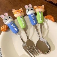 ราคา ชุด [ช้อน+ส้อม] หุ้มลายการ์ตูนพลาสติก 5ง -มิกกี้ -มินนี่ -เดซี่ -โดนัลด์ -พูห์ -โซเปีย [พร้อมซองใส่] (28343310416)