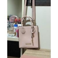 ราคา MICHAEL Michael Kors Mercer Extra Small Pebbled Leather Crossbody Bag สีชมพู (41130599257)