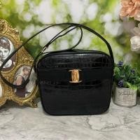 ราคา Salvatore Ferragamo vintage bag มือสองของแท้ (45709882523)