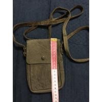 ราคา กระเป๋าสะพายหนังสีน้ำตาลเข้มมือสอง (191120045)