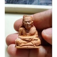 ราคา หลวงปู่ทวดลอยองค์ เนื้อดินหอม วัดห้วยมงคล จ.ประจวบคีรีขันธ์ ปี 2547*** (28763636992)