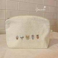 ราคา กระเป๋าเครื่องสำอางค์ Handmade Embroidery ปักมือ ของขวัญ (24734843465)