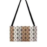 ราคา BaoBao Prizm Crossbody Bag (1872134135)