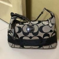 ราคา ของแท้ 100% กระเป๋า Coach ผ้าลายc สีดำ (5319935395)