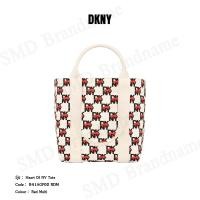 ราคา DKNY กระเป๋าถือ รุ่น Heart Of NY Tote Code: R41AGF02 RDM (43902564507)