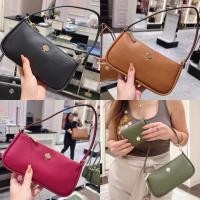 ราคา KATE SPADE Kayla Convertible Wristlet มีสีให้เลือก (27913531861)