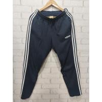ราคา Adidas แท้มือสอง กางเกงวอร์มขายาว สีกรมแถบขาว 3 แถบ | เอวยางยืด เชือกปรับได้ เอว 26-32 สะโพก 40 ยาว 36.5" (44329279409)