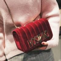 ราคา Sale !! คุ้มเกินราคา กระเป๋ากำมะหยี่ MOSCHINO (1034121765)