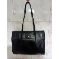 ราคา กระเป๋าสะพาย PRADA หนังสีดำทั้งใบ มือสอง ของแท้ (21275038831)