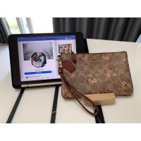 ราคา Coach คล้องมือ งาน shop รุ่น Small Wristlet In Signature Canvas No. 67070 (7048362006)