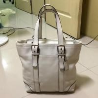 ราคา (ของแท้%) กระเป๋า Coach หนังสีขาวทรงถังมือสองของแท้% (6314673165)