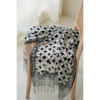ราคา Batik Ratu - Kawung in Black - ผ้าพันคอผ้าบาติกผ้าไหม - 55 (43155737835)