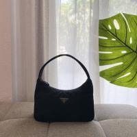 ราคา Prada Hobo Vintage Bag (16923542104)