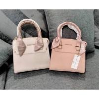 ราคา Charles & Keith ผ้าพัน (ชมพู) (3336391187)
