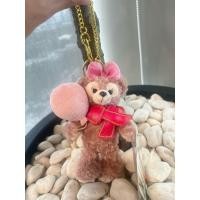 ราคา พร้อมส่ง พวงกุญแจดัฟฟี่ Duffy ของแท้จาก100% Disneyland HK ตุ๊กตาหมีถือสายไหม พร้อมโบว์ชมพู น่ารักมาก (56100459584)