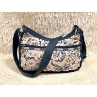 ราคา กระเป๋าหนังมือสองแบรนด์ LESPORTSAC สภาพสวย ภายในสะอาด มีช่องใส่ของช่องใหญ่ 3 ช่อง (23857342176)