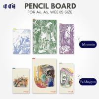 ราคา กระดานดินสอ HOBONICHI ลายมูมินและแพดดิงตัน™ สำหรับขนาด A6, A5 และขนาดรายสัปดาห์ เครื่องเขียนสำหรับสมุดบันทึก/ไดอารี่จากญี่ปุ่น (43467394406)