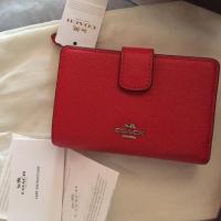 ราคา กระเป๋าตังค์ Coach มือ 1 แท้ 100% ซื้อมาสีเหมือนกันเลยขายค่ะ ใช้ไม่ทัน ป้ายไม่ได้แกะเลย (392766546)