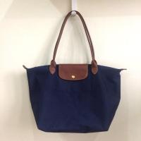 ราคา กระเป๋า Longchamp มือสอง ไซส์ M หูยาว สี Navy ของแท้ % (1352473275)