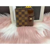 ราคา กระเป๋าตังหลุยส์​ แท้100%LouisVuittonCompactZipDamierEbeneCanvasBifoldWalletBrownปี2008DC:CA2078 (29358092635)