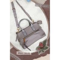 ราคา Used Marc Jacobs Woman's Recruit East/West Tote Bag กระเป๋าพร้อมถุงผ้า แท้100% (27402215764)