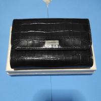 ราคา กระเป๋าสตางค์ ESPRIT ขนาดกลาง 6 นิ้ว ของแท้ มือสอง สภาพดีมาก (25013256973)