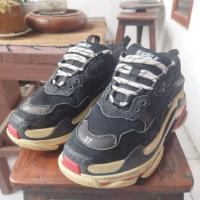 ราคา รองเท้ามือสอง ยี่ห้อ Balenciaga Triple S sz 37 (27454030045)