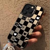 ราคา ￼เคสไอโฟน11 15 สีดำและสีขาวหมีตาราง สําหรับ IPhone 11 13 12 7Plus 14 15 11 Pro MAX 8 7 Plus X XR XS Max SE Luxury Case (24444551808)