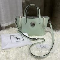 ราคา กระเป๋า Lyn แท้ สีเขียวพาสเทล สภาพตามการใช้งาน (24642742699)