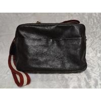 ราคา กระเป๋าสะพาย/ใส่แล็ปท็อป Bally สีน้ำตาล สายสีแดงขาว (18159665579)