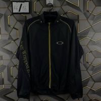 ราคา Oakley Track Jacket สีดำ เสื้อวอร์มมือสอง size L (41724018971)