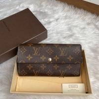 ราคา Used Lv wallet sarah dc09 สภาพดีค่ะ ใช้งานทั่วไป ลายยังชัดค่า ไม่เหนียวไม่ลอกจ้า อุปกรณ์ : กล่อง ถุงผ้า การ์ด (6813907843)