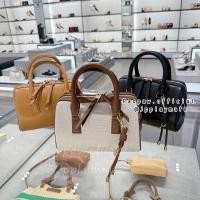 ราคา กระเป๋าสะพายข้าง Charles & keith รุ่น Everleigh Bowling Bag : CK2-30671768 แท้จากชอป 100% (28185716434)