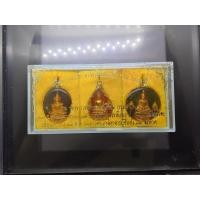 ราคา พระแก้วมรกต (ชุด 3 ฤดู) หลัง รัชกาลที่1 ที่ระลึกสมโภชกรุง 200 ปี พิมพ์ใหญ่ เนื้อกาหลั่ยทองลงยา 2525 พร้อมกล่องเดิม (12656568351)