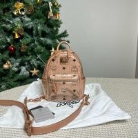 ราคา Like new ‼️M C M essential mini backpack ปี 2019 สี champagne gold สีสวยมากก สภาพสวยเลยค่า ขอบมุมงาม ภายในสะอาด (22862372110)