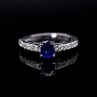 ราคา แหวนพลอยไพลินมาดากัสการ์(BLUE SAPPHIRE) ตัวเรือนเงินแท้ 92.5% ชุบทองคำขาว ประดับข้างเพชร CZ เกรด A ไซส์นิ้ว 61 หรือ เบอร (20285449915)