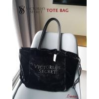 ราคา กระเป๋าโท้ต Victoria Secret Velvet Lux (43913535875)