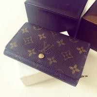 ราคา กระเป๋าสตางค์ LV Monogram แท้ 100% (1754198733)