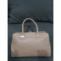 ราคา กระเป๋าหนังมือสอง แบรนด์ Anne Klein แท้ ไม่มีสายยาว ไซส์ 13 นิ้ว ขาย 230 บาทค่ะ (28809366548)