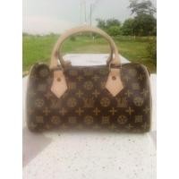 ราคา กระเป๋าถือ ทรงหมอน มือสอง (9357490373)