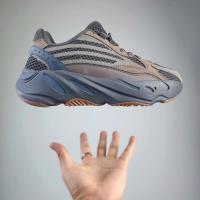 ราคา {พร้อมกล่อง} Unisex 35-45 Yeezy Boost 700 V2 Hyperspace รองเท้าวิ่งระบายอากาศคุณภาพสูงกีฬารองเท้าผ้าใบ RDSK-168 (44709728571)