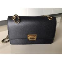 ราคา มือ ✌️ กระเป๋า CHARLES & KEITH จาก shop (16977469900)