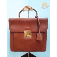 ราคา Gucci แท้ vintage bag แบรนด์แท้ % มือสอง สีน้ำตาลหนังแท้ทั้งใบ มีลูกกุญแจไขปิดกระเป๋า (25603113179)
