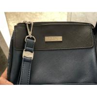 ราคา กระะเป๋าใส่เครื่องสำอาง Salvatore Ferragamo ใส่โทรศัพท์ใส่เงินได้คะ (28428032967)